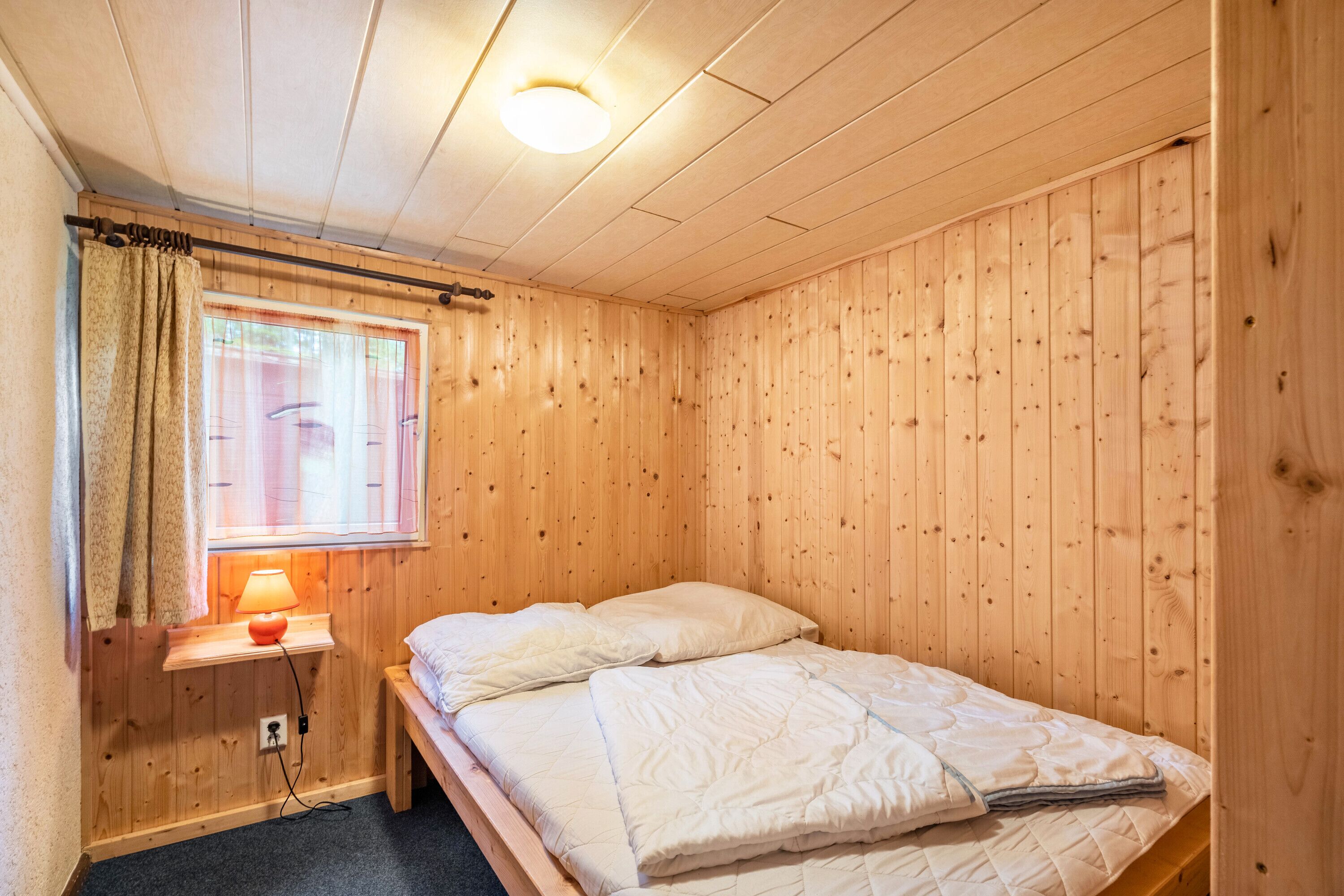 2 bedrooms, bed sheets