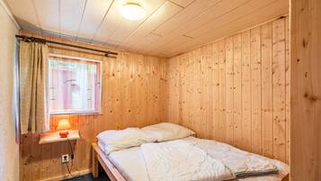 2 bedrooms, bed sheets