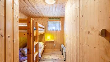 2 bedrooms, bed sheets