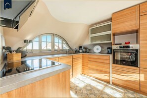 Réfrigérateur, four, plaque de cuisson, lave-vaisselle