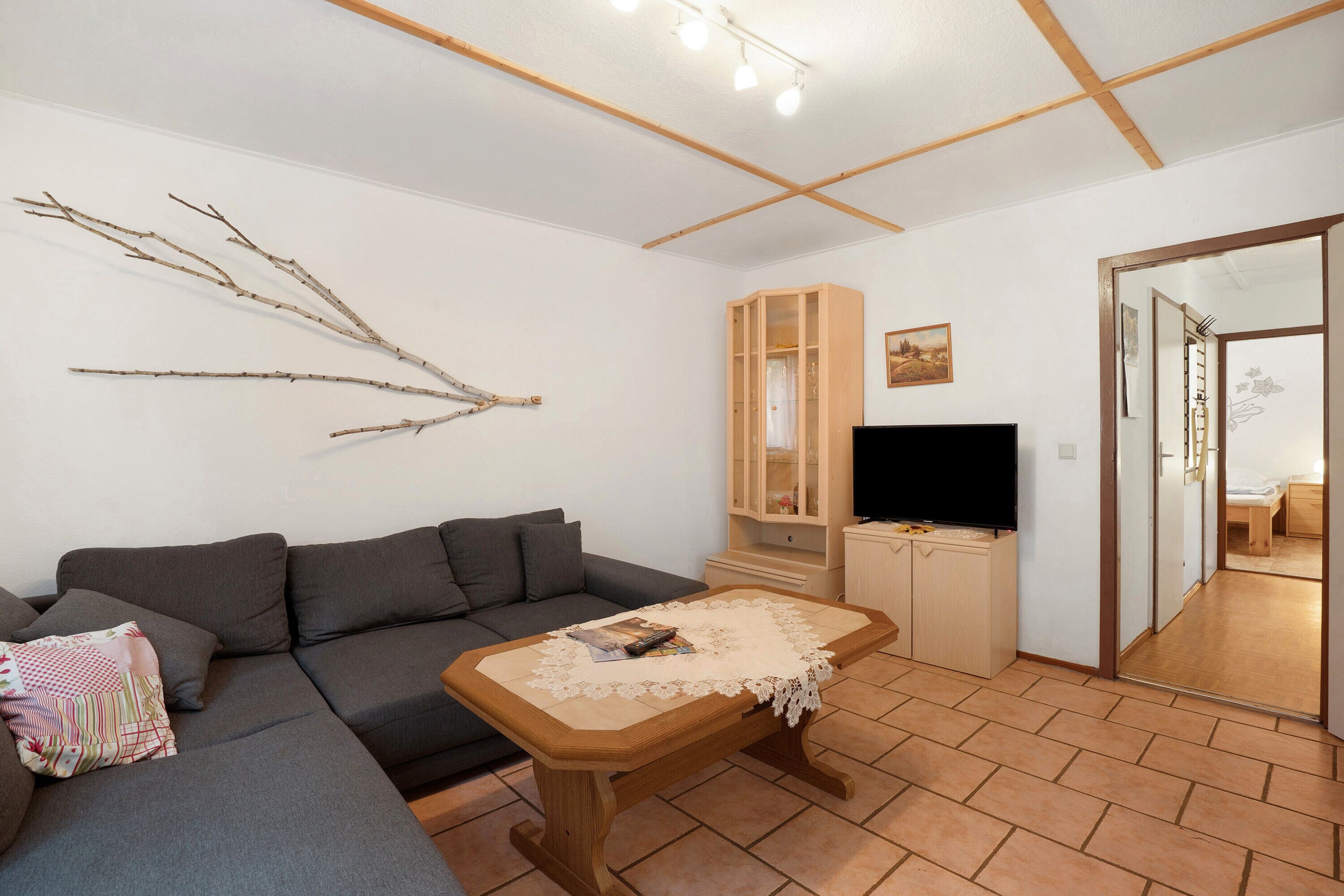 Fernseher, Tischtennisplatte