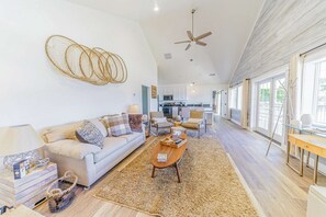 TV, fireplace, books, stereo