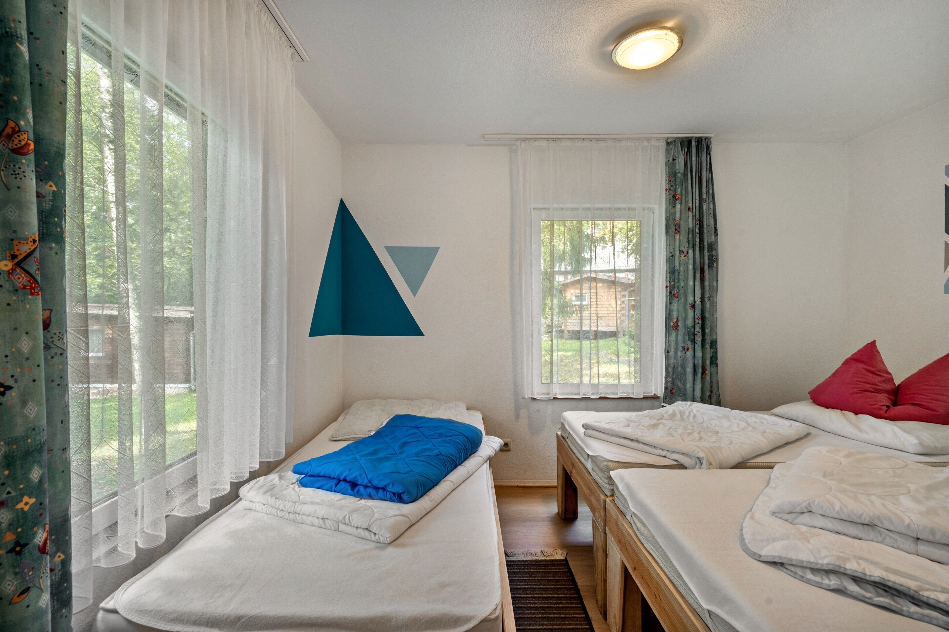 1 bedroom, bed sheets