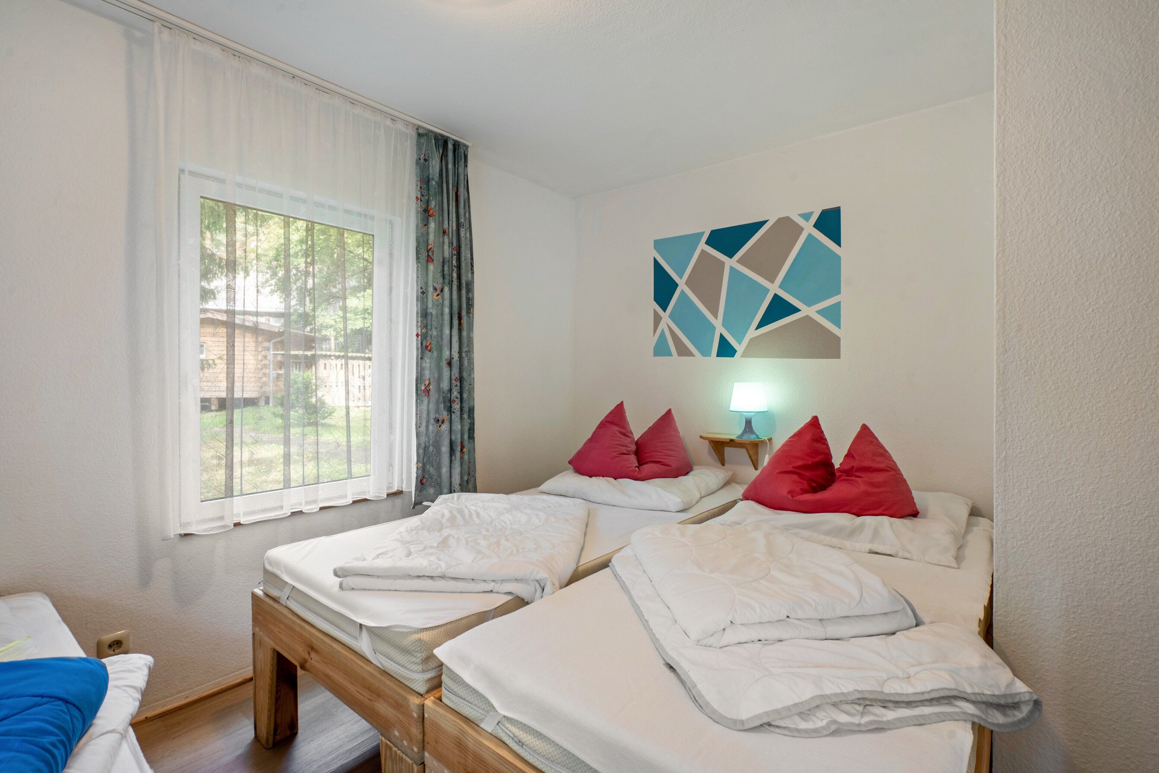 1 bedroom, bed sheets