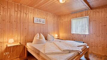 2 bedrooms, bed sheets, wheelchair access