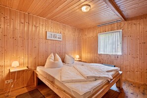 2 makuuhuonetta, vuodevaatteet, pääsy pyörätuolilla