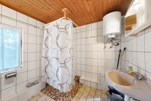 Shower, towels