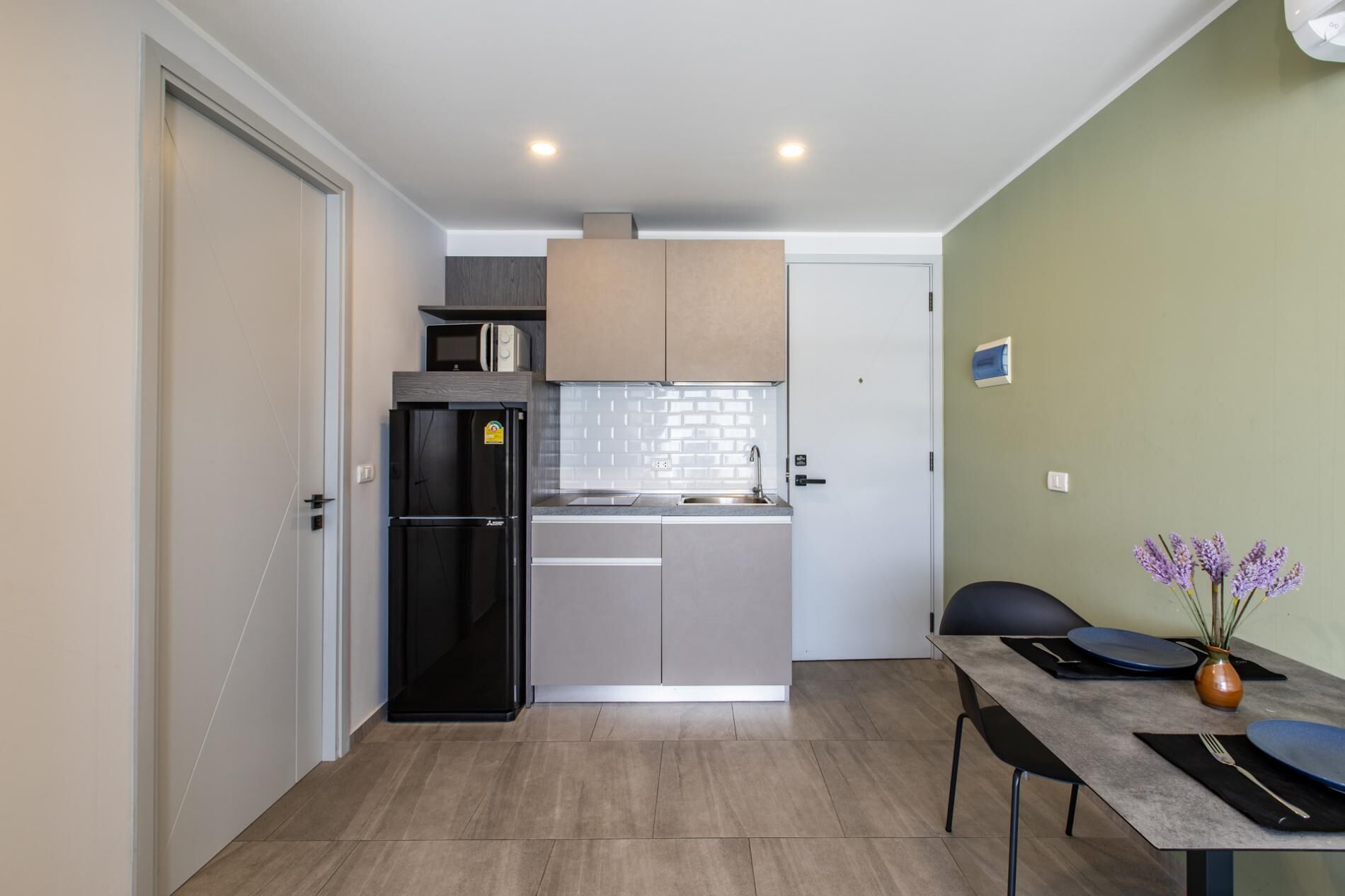 Apartment, Balcony, Mountain View | Private kitchenette