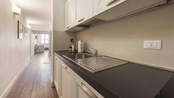 Comfort-Maisonette | Eigene Küche | Kühlschrank, Herdplatte, Kochgeschirr/Geschirr/Besteck