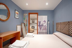 1 bedroom, desk, iron/ironing board, WiFi