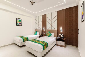 Deluxe Double Room -  Treebo Tranquil Inn Marathahalli (Bengaluru)