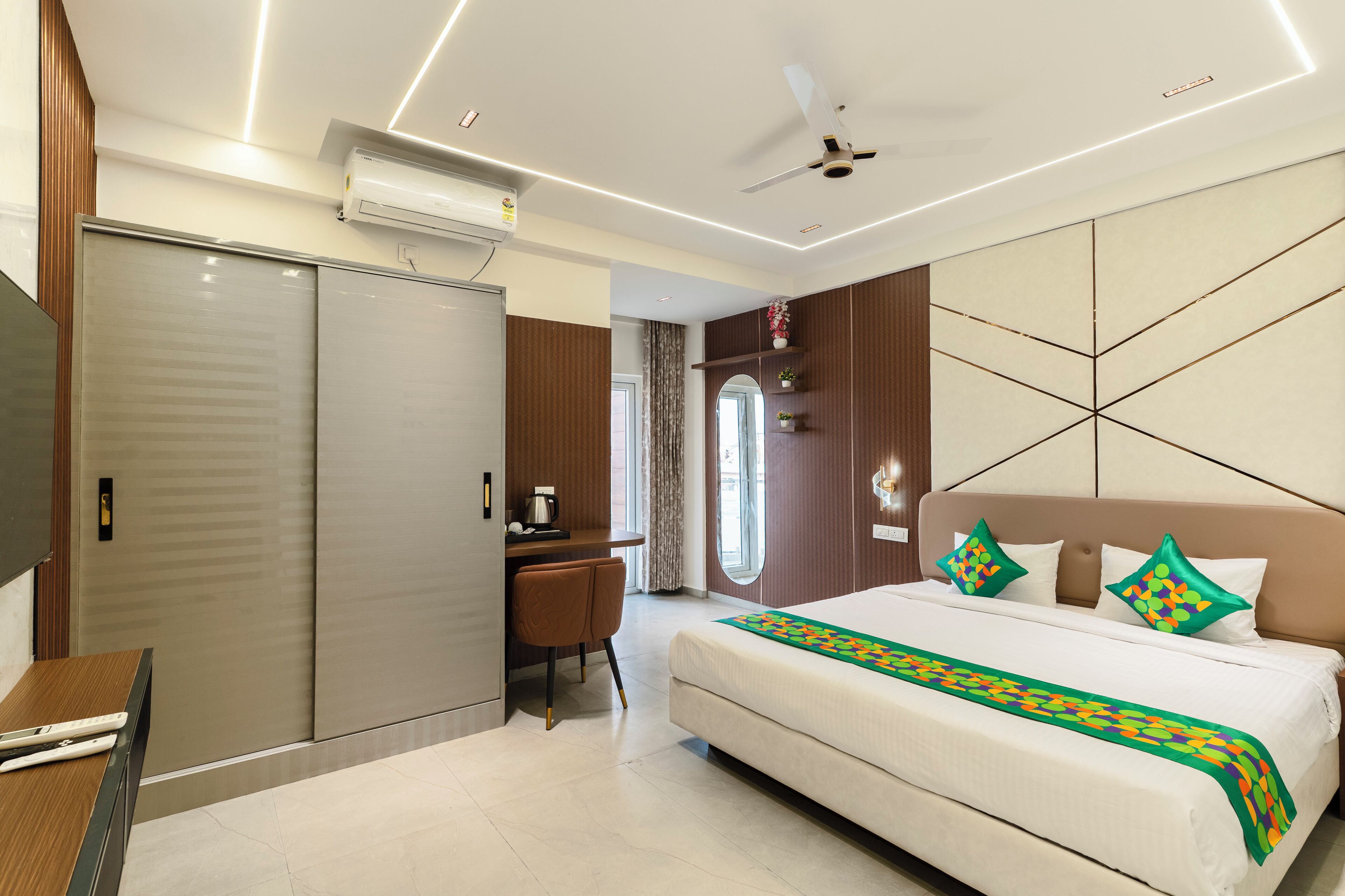 Premium Double Room | Desk, iron/ironing board