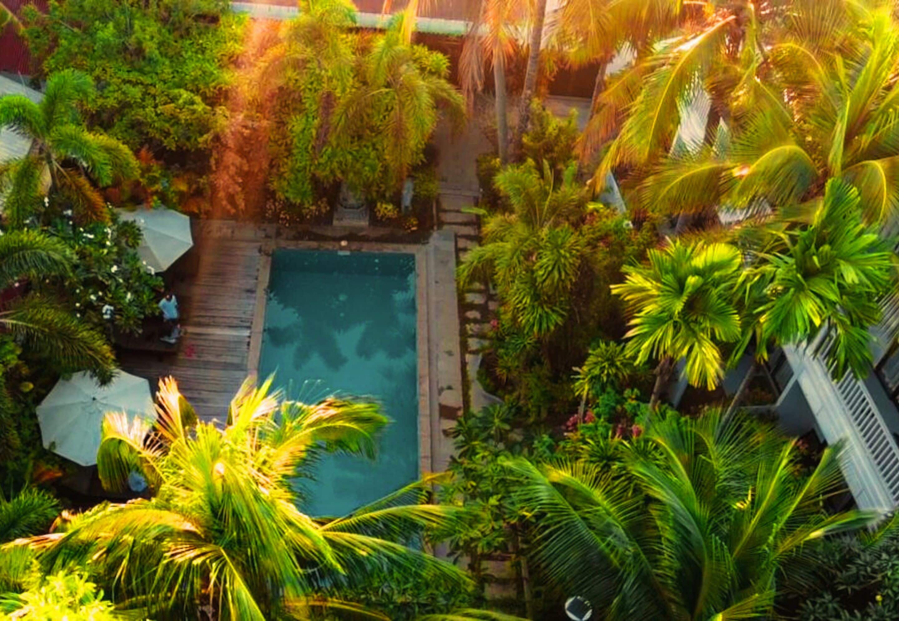 Una piscina cubierta