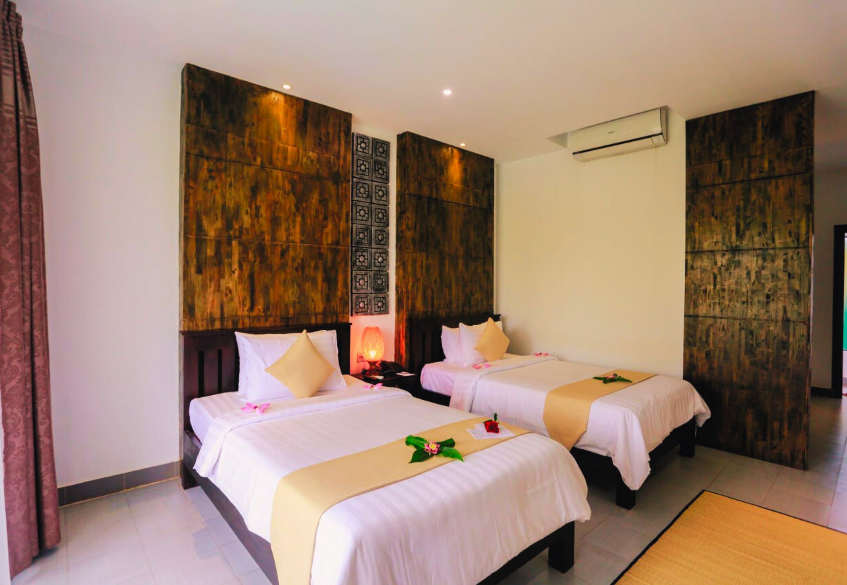 Family Room | Room amenity