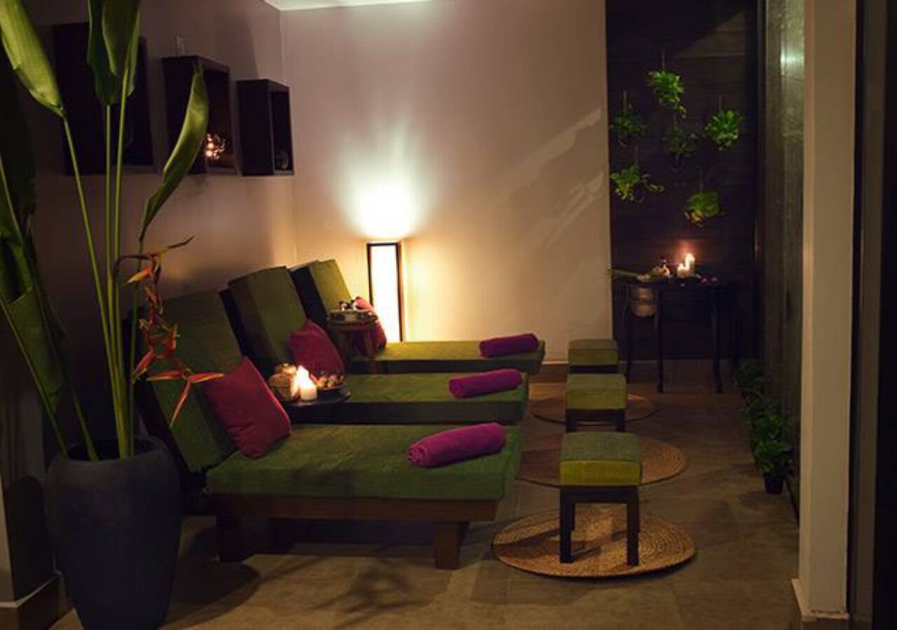 Couples treatment rooms, body treatments, hydrotherapy, aromatherapy