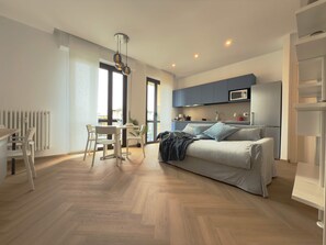 House - Casa Delle Primule Bright Metro View (Milan)