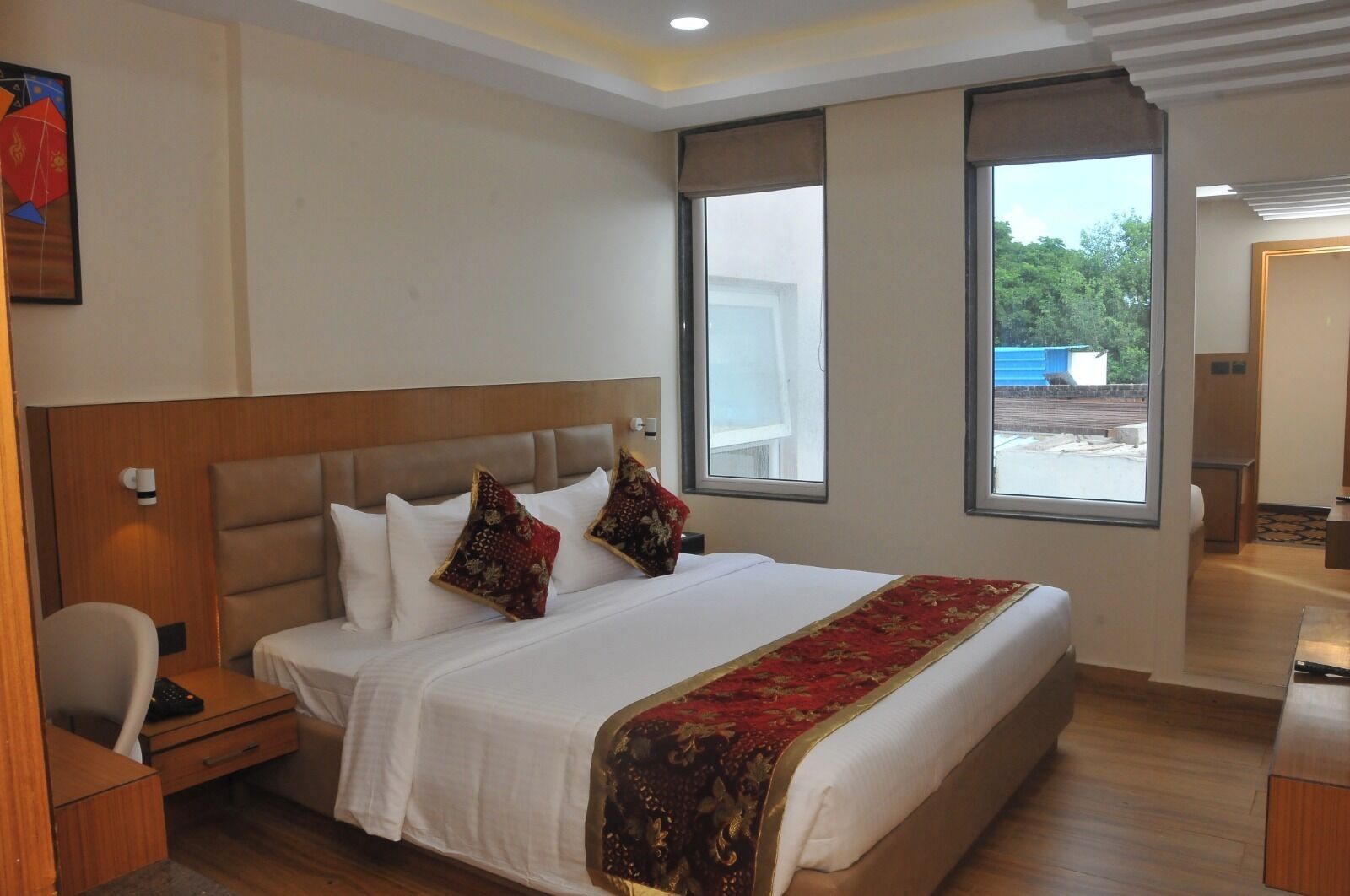 Deluxe Room | In-room safe, desk, laptop workspace, blackout drapes