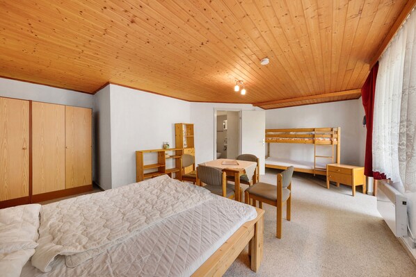 1 chambre, literie fournie