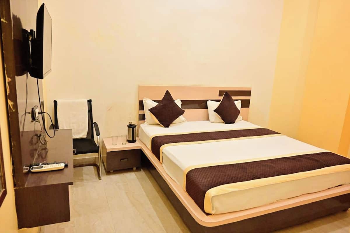Deluxe Double Room, Air conditioning | View from room
