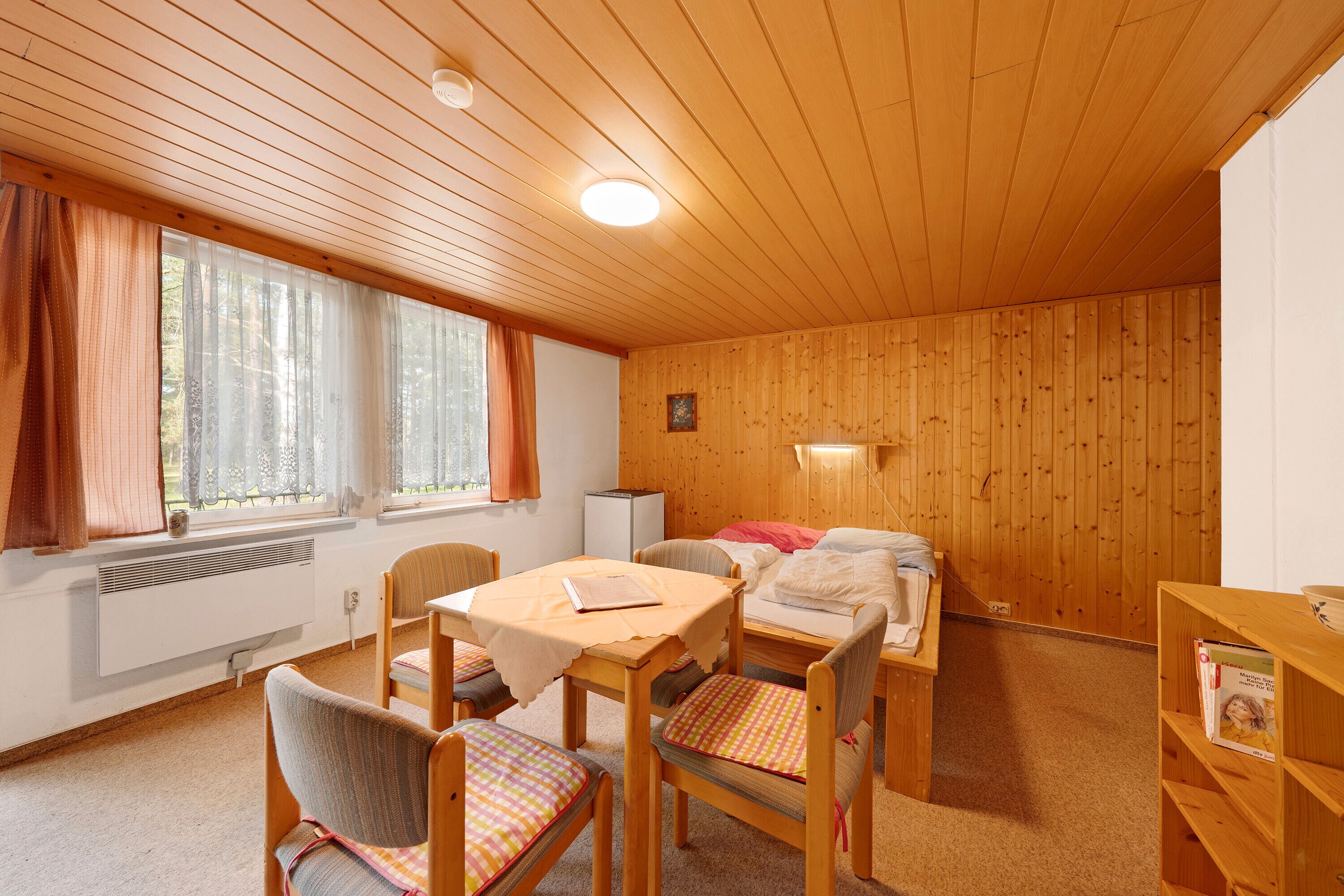 1 sovrum och sängkläder