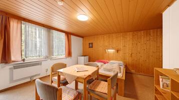 1 sovrum och sängkläder