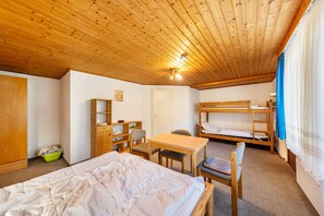 1 quarto, roupa de cama