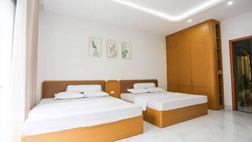 Bàn ủi/dụng cụ ủi quần áo