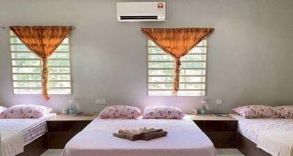 OYO 91002 D Qamar Motel