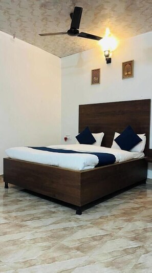 Deluxe Double Room, City View | Free WiFi, bed sheets - Abu hills (Abu Road)