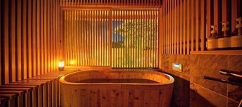 Tetsu-juro (former Ogunis residence) , Himeji Castles back parlor-like"400-year-old inn"