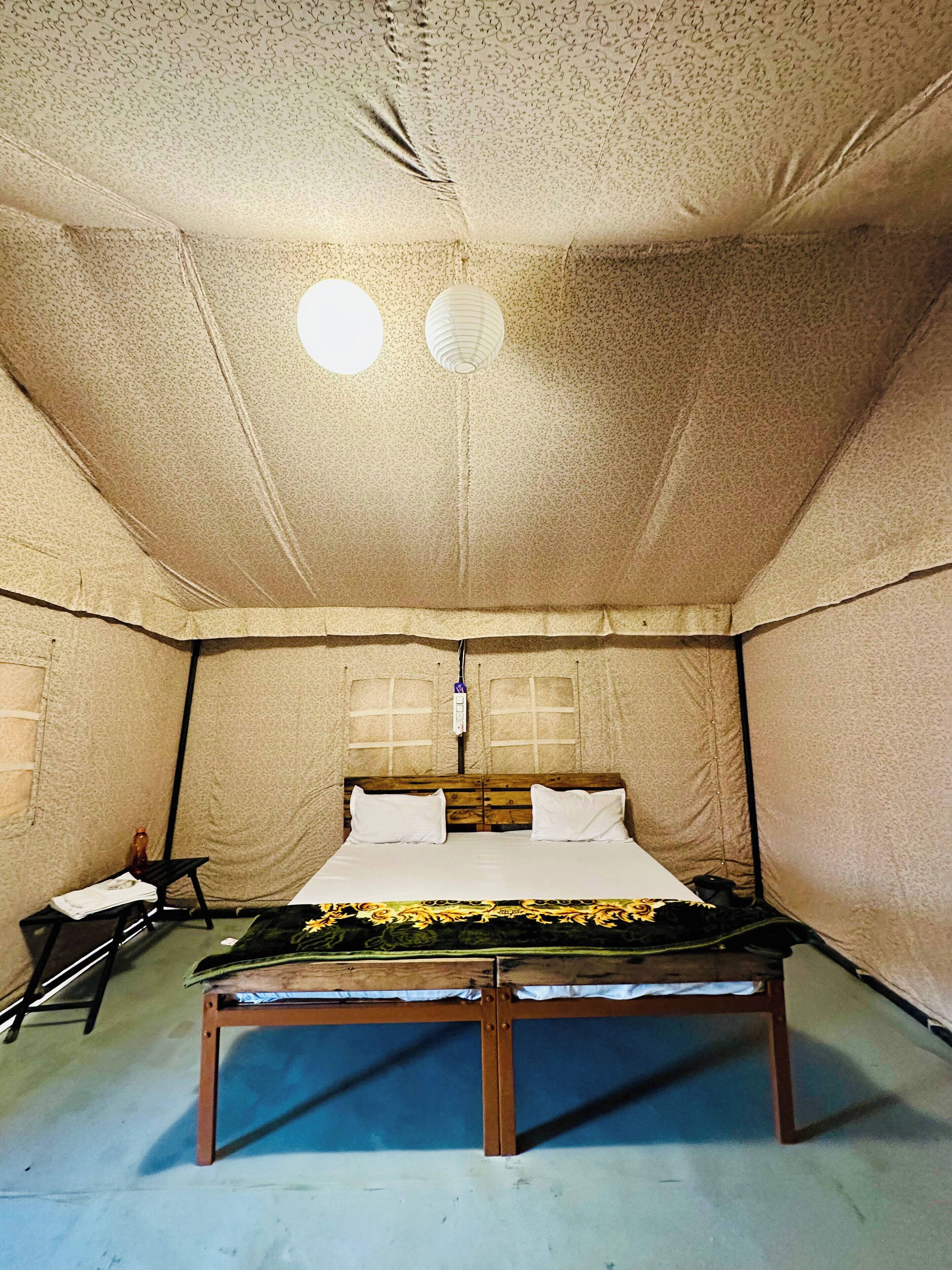 Deluxe Tent | Living area