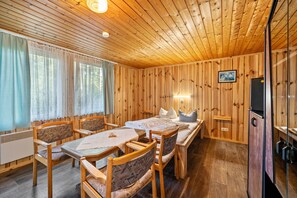 1 habitación y ropa de cama 