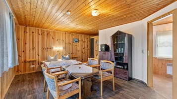 1 habitación y ropa de cama