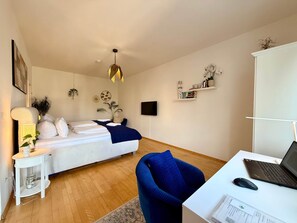 1 habitación, tabla de planchar con plancha, wifi y ropa de cama 