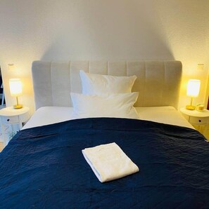 1 habitación, tabla de planchar con plancha, wifi y ropa de cama 