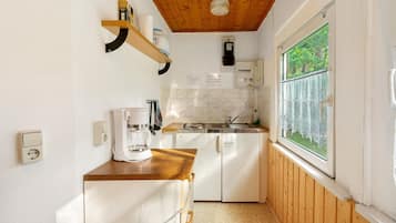 Refrigerador, placa de cocina, cafetera/tetera, tetera/pava eléctrica