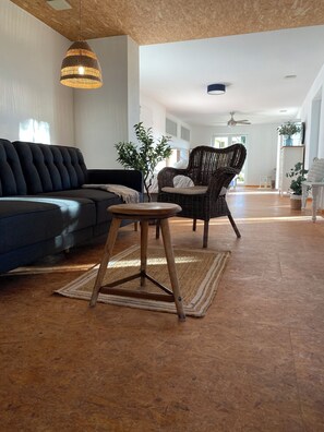 Living area - Whirlpool, terrace & country house style - dream vacation apartment on the Alb (Westerheim)