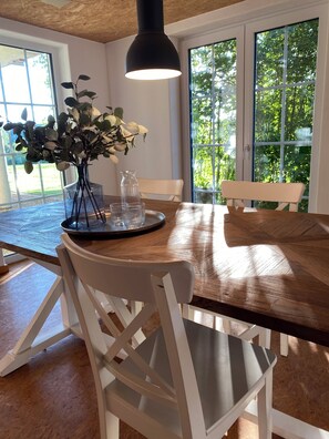 Dining - Whirlpool, terrace & country house style - dream vacation apartment on the Alb (Westerheim)