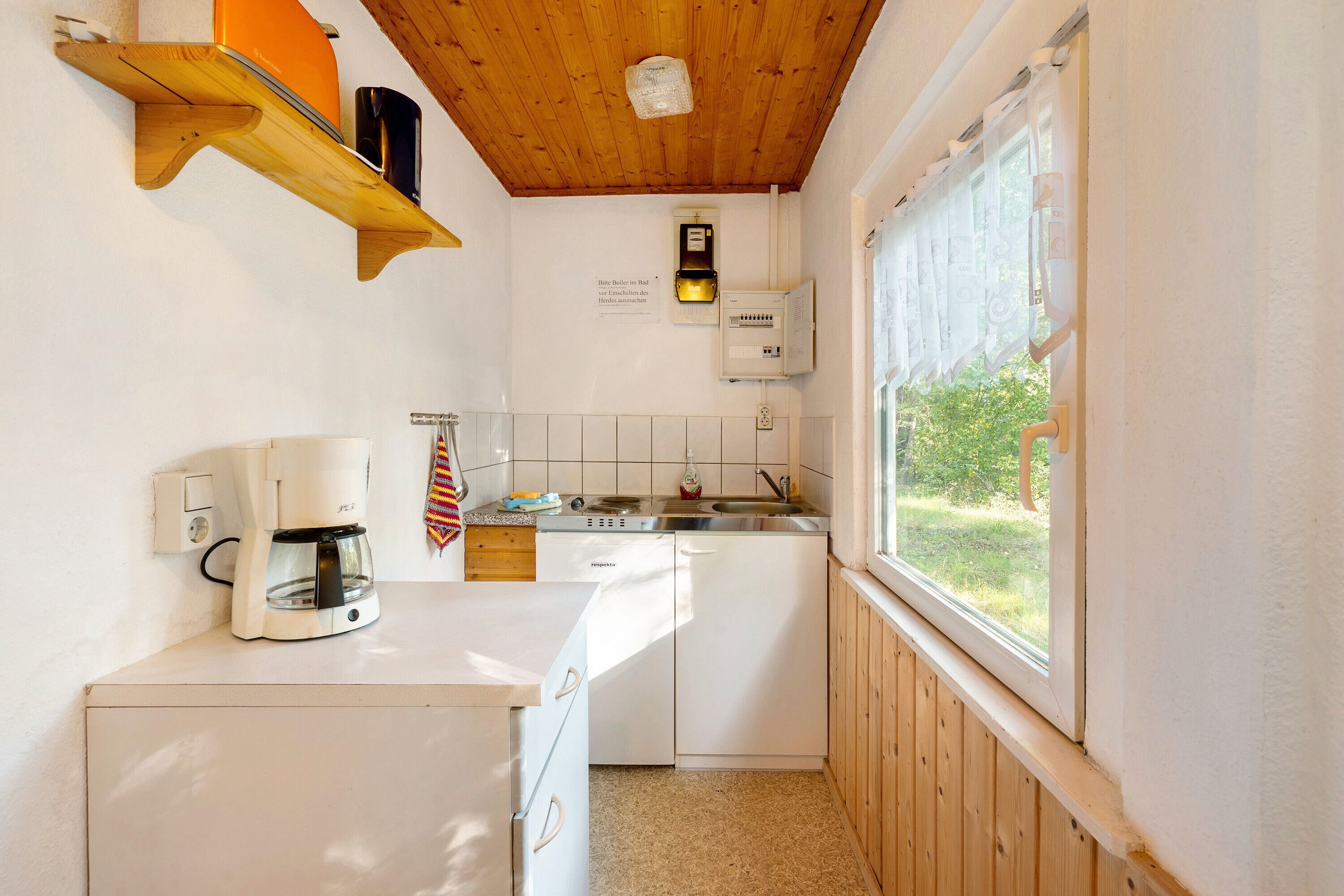 Frigorifero, piano cottura, macchina per tè/caffè, bollitore elettrico