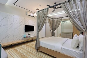 Suite, vue ville | Wi-Fi gratuit, accès pour personnes à mobilité réduite