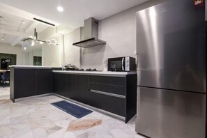 Room - 6pax, Muji Townhouse w Karaoke/Netflix/Balcony (Kuala Lumpur)