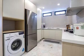 Room - 6pax, Muji Townhouse w Karaoke/Netflix/Balcony (Kuala Lumpur)