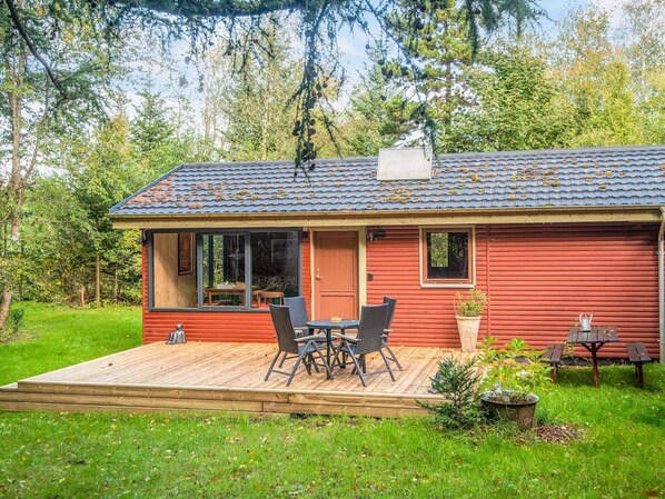 House | Outdoor dining - 4 Star Holiday Home in Ry (Ry)