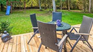 House | Pemandangan dari hartanah