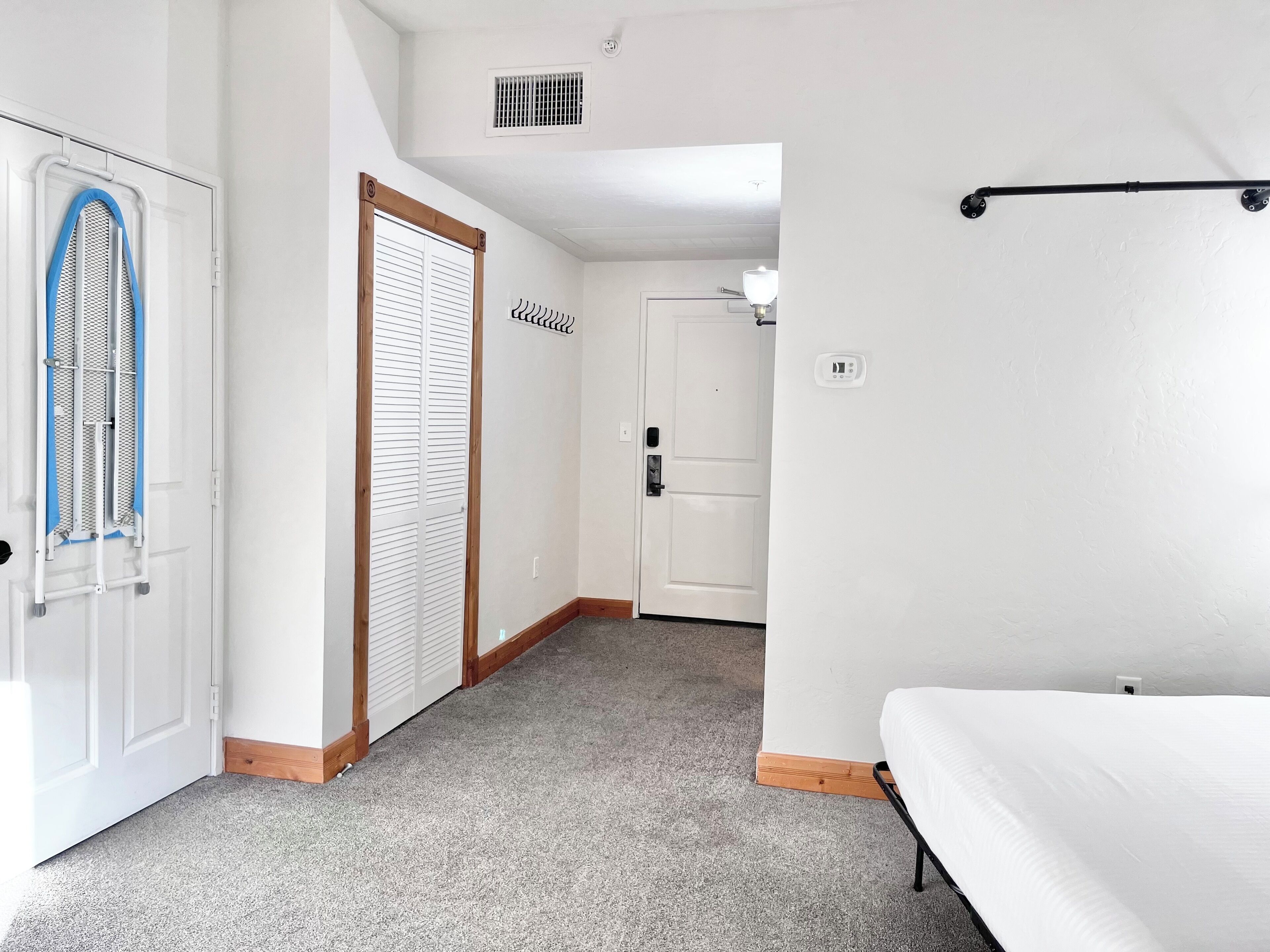 1 bedroom, desk, free WiFi, bed sheets