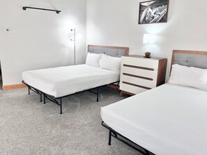 1 bedroom, desk, free WiFi, bed sheets