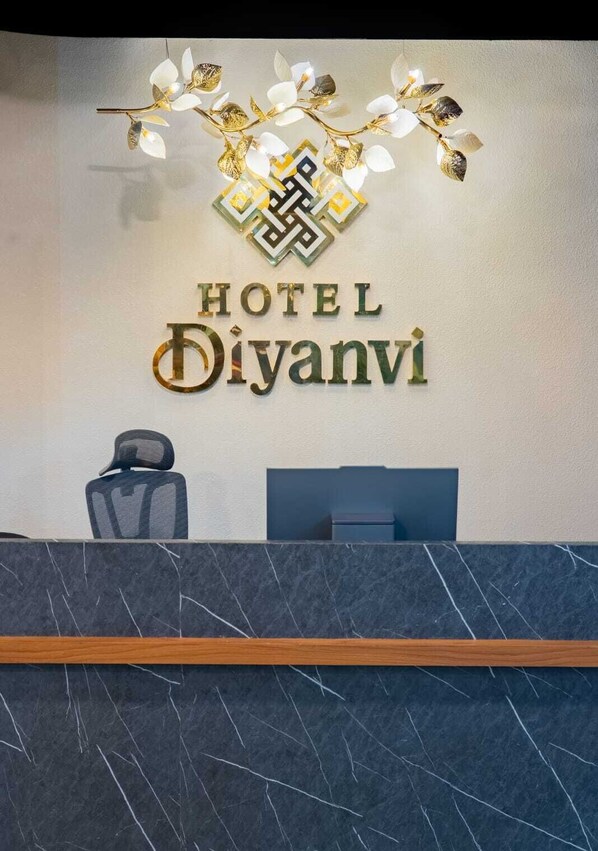 Reception - Hotel Diyanvi (Mysore)