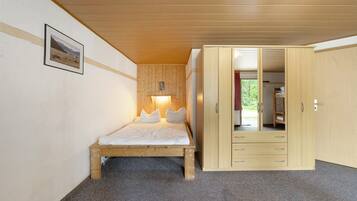 1 habitación y ropa de cama