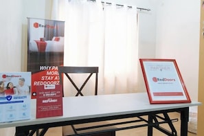 Interior - RGL Condotel Socorro by RedDoorz (Socorro)