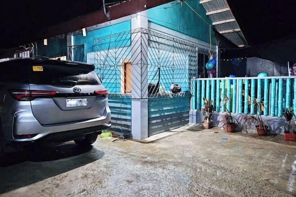 Exterior - RGL Condotel Socorro by RedDoorz (Socorro)